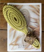 nordic-bio-brush-naturlig-haarboerste-gul-yellow
