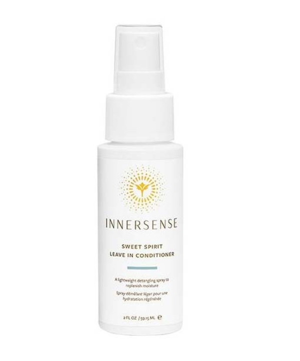 en flaske Innersense Sweet Spirit Leave In Conditioner Moist & Shine TRAVEL 59,15 ml på hvid baggrund.
