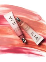 et nærbillede af en tube lipgloss.