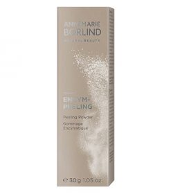 en flaske bodylotion på hvid baggrund.
