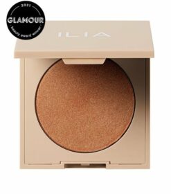 ilia-beauty-daylite-highlighting-powder-fame