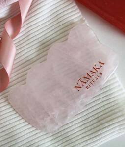 namaka-rituals-gua-sha-nalu-rose-quartz