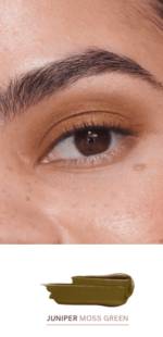 et nærbillede af en person med en brun eyeliner.