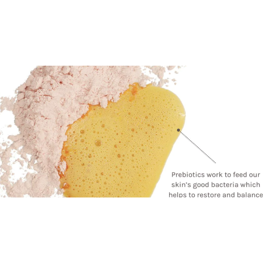 Evolve Organic Beauty Enzyme + Vitamin C Cleansing Powder 70 g virker til at fodre din hud med gode bakterier.