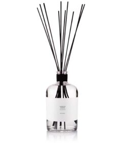 Et Laboratorio Olfattivo Che Fico! Diffuser 3000 ml med sorte pinde og hvid baggrund.