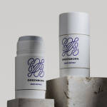To Green Born Deo Stick Basic Instinct 50 g sidder ved siden af hinanden.