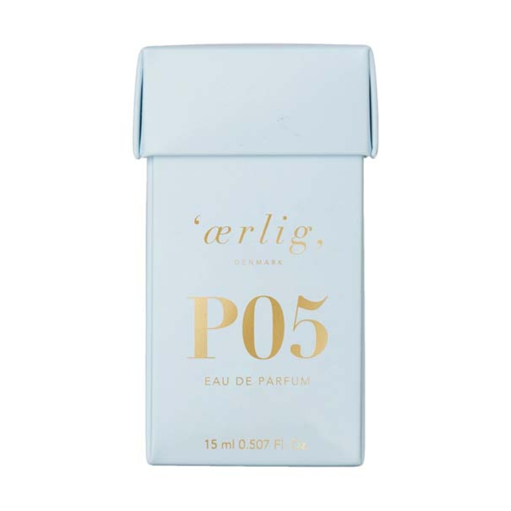 En lyseblå rektangulær flaske mærket "Ærlig P05 – Eau de Parfum 15 ml glasflaske Roll on TRAVEL" med et volumen på 15 ml (0,507 fl oz).