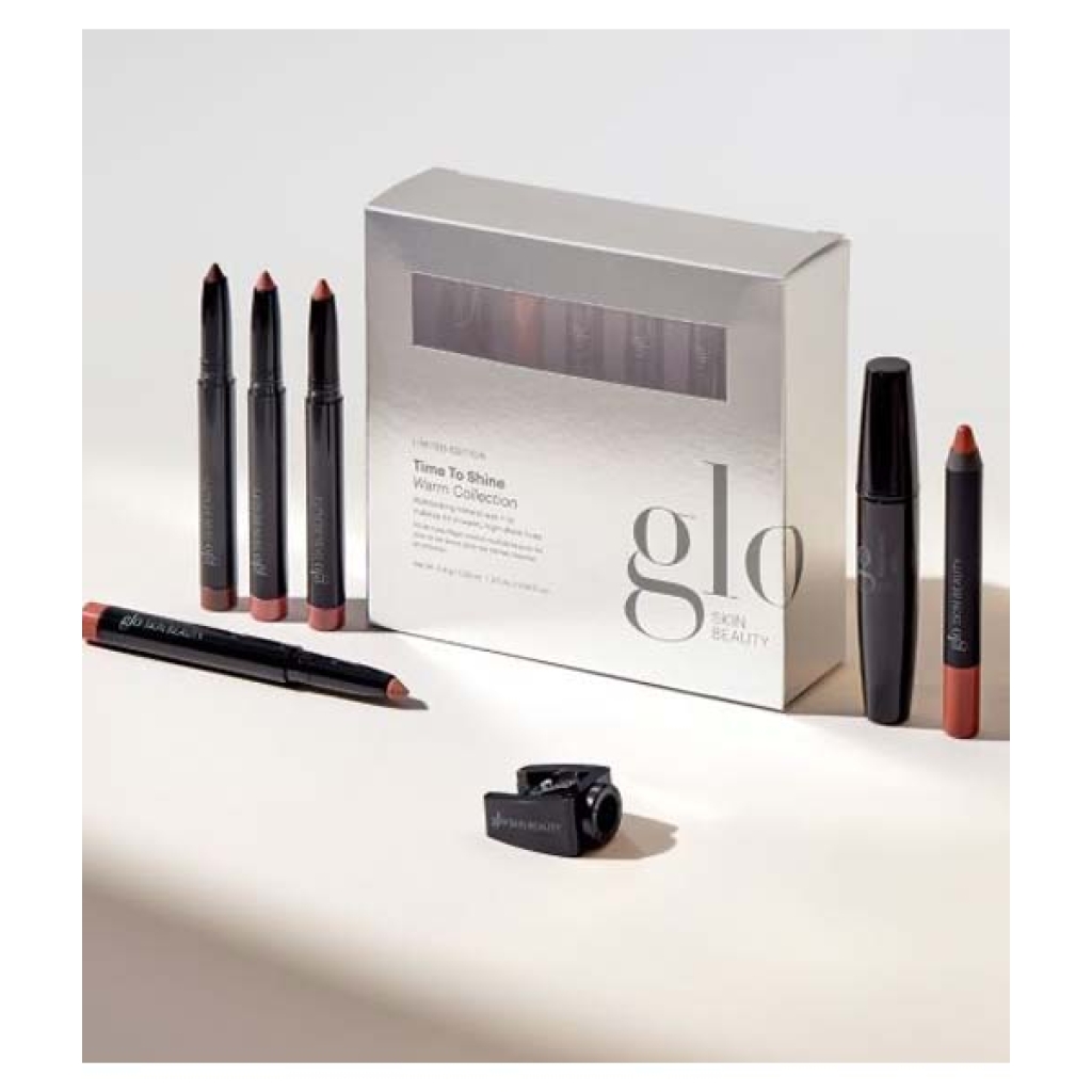 Makeupsættet "Glo Beauty Time To Shine - Warm Collection" består af fire læbeblyanter, en eyeliner, en ekstra æske og en spidser.